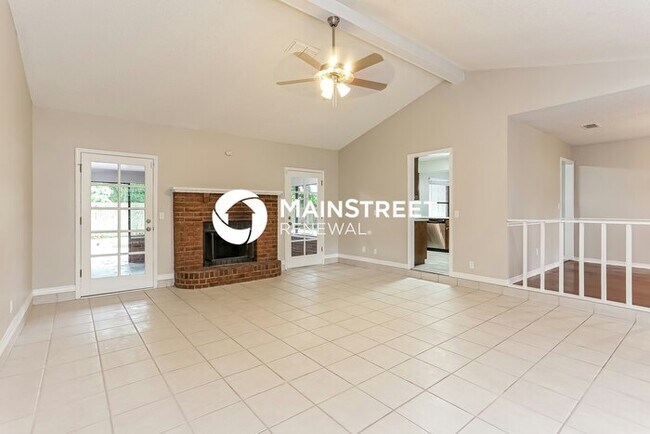 Building Photo - 4 Bedroom Pet-Friendly Home in FLEMING ISLAND, FL with Main Street Renewal