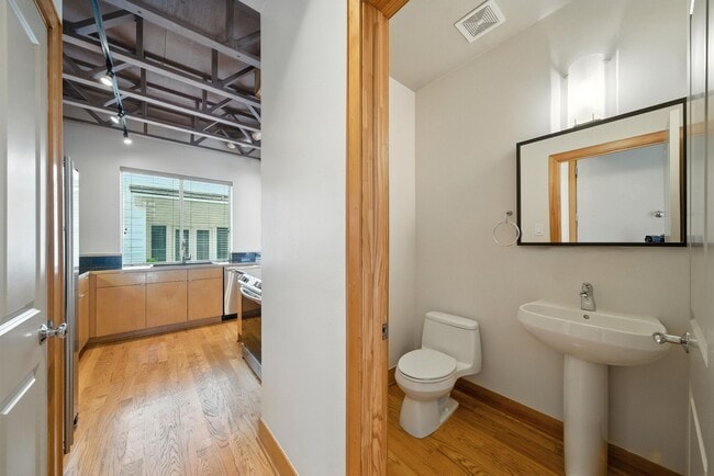 Building Photo - 1414 Rosewood St