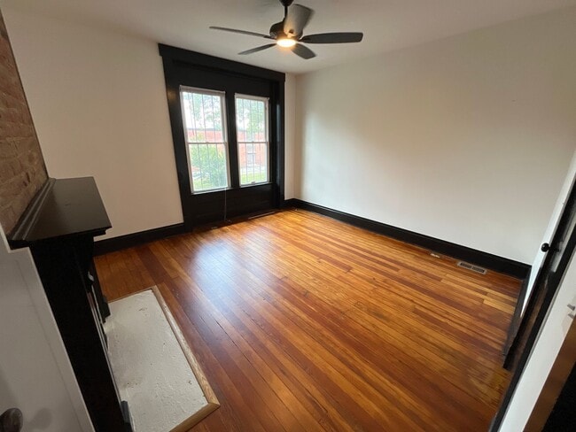 Building Photo - Spacious 3 bedroom duplex near Franklin Park