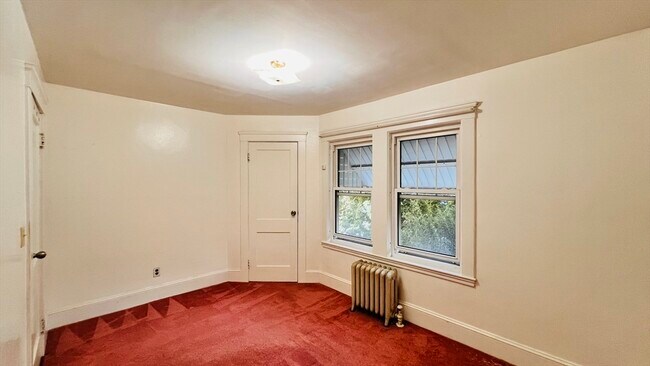 Building Photo - 164 E Elm Ave