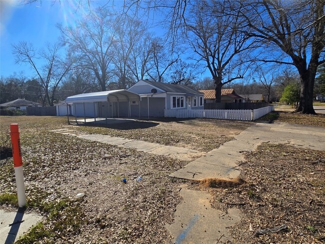 Building Photo - 1711 W 17th St