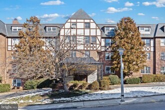 Building Photo - Spacious Tuscany/Canterbury 1bd/1ba Condo with W/D! Available 8/14