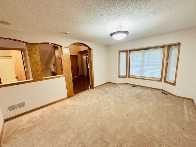 Building Photo - Stunning 6-Bedroom Corner-Lot Home w/ Luxu...