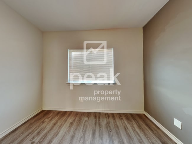 Building Photo - Fort Worth Duplex NOW LEASING for a July M...