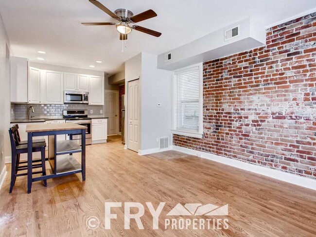 Building Photo - 610 Logan St