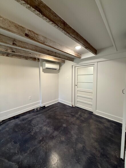 Building Photo - 7903 Plum St