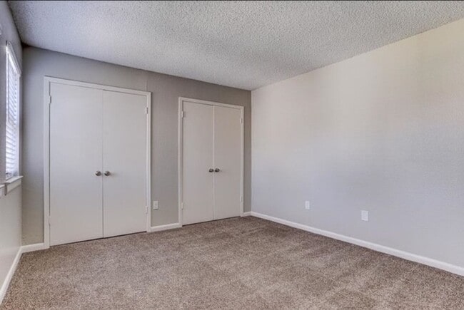 Building Photo - 2BD/1.5BA Townhouse located on the Germantown/Memphis Line!