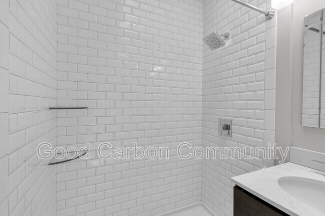 Building Photo - 1378 Hertel Ave