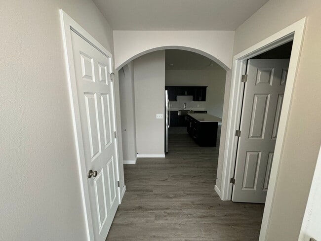 Building Photo - 2 Bed | 2 Bath | 3 Stall Garage | Patio Twin-Home