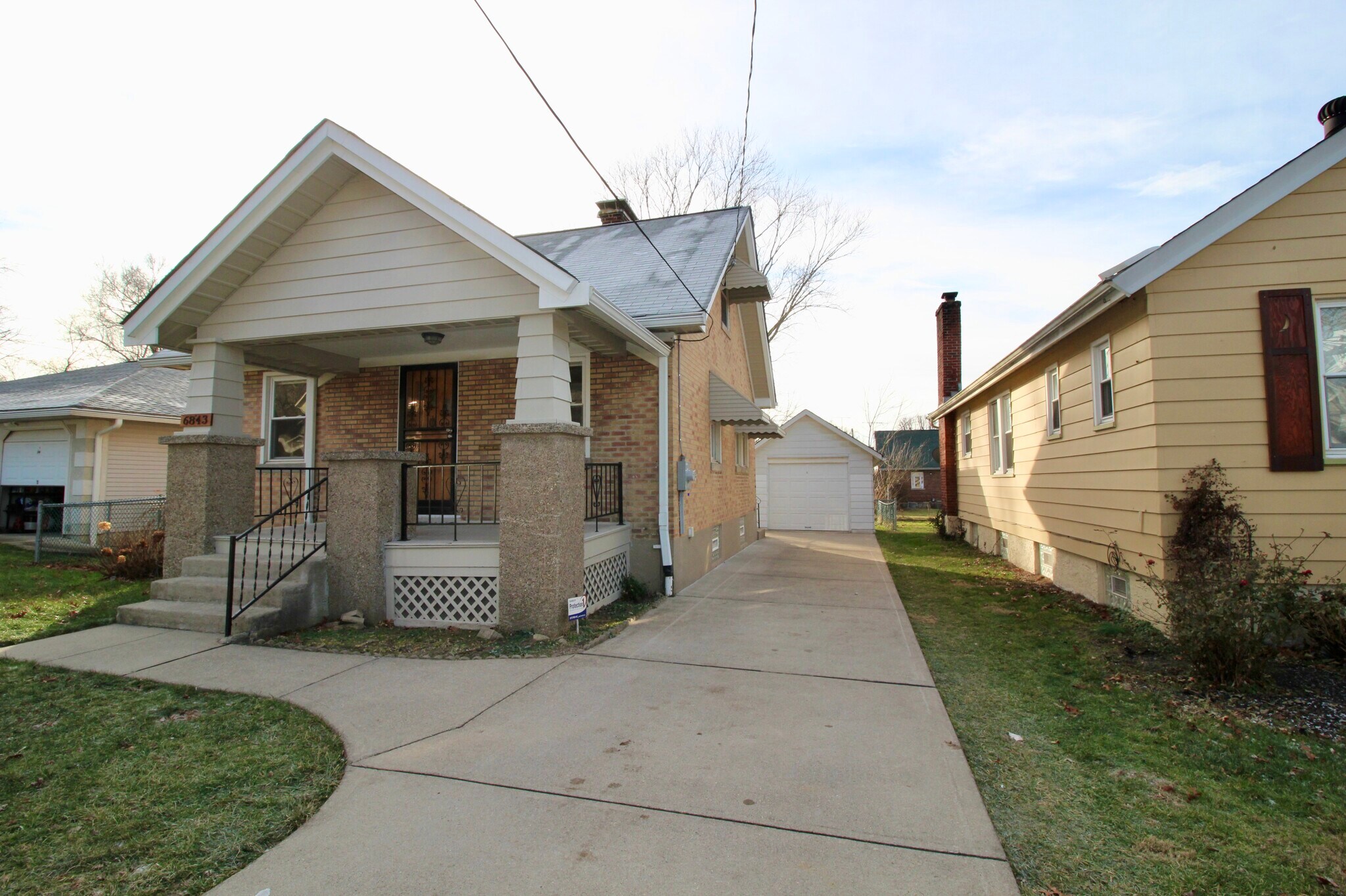 Building Photo - 6843 Buckingham Pl