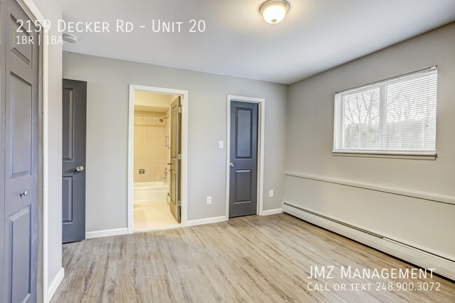 Building Photo - BEAUTIFUL UPDATED APARTMENT IN WALLED LAKE!