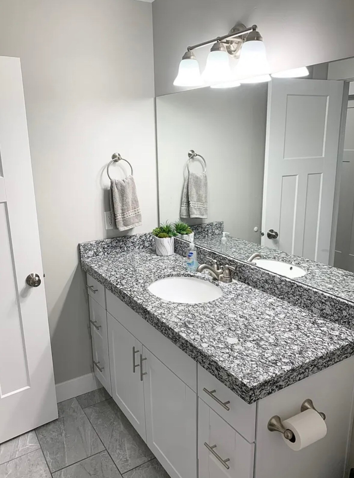 Building Photo - 1999 E Abbey Way