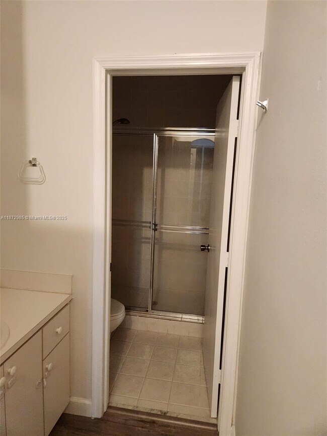 Building Photo - 4907 Spinnaker Dr
