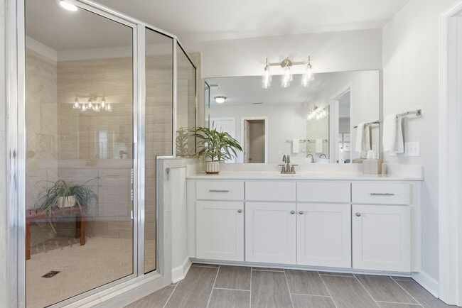 Building Photo - 2046 Lequire Ln