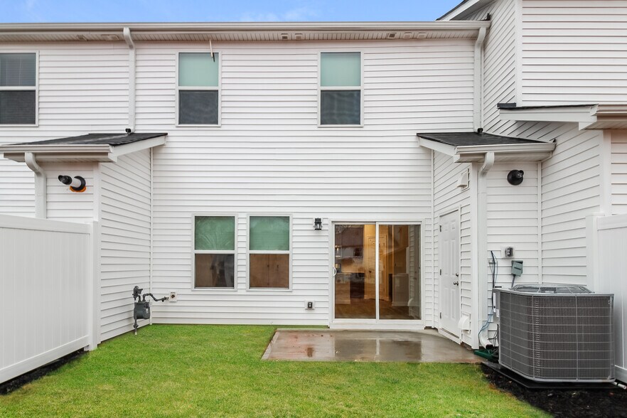 Building Photo - 131 Telford Dr