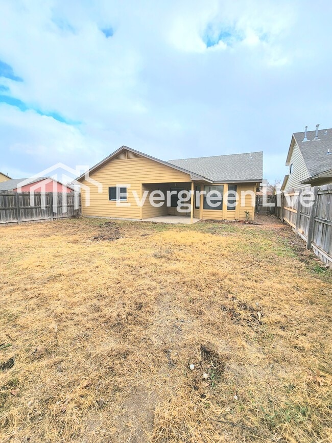 Building Photo - 2302 Sandia Ct