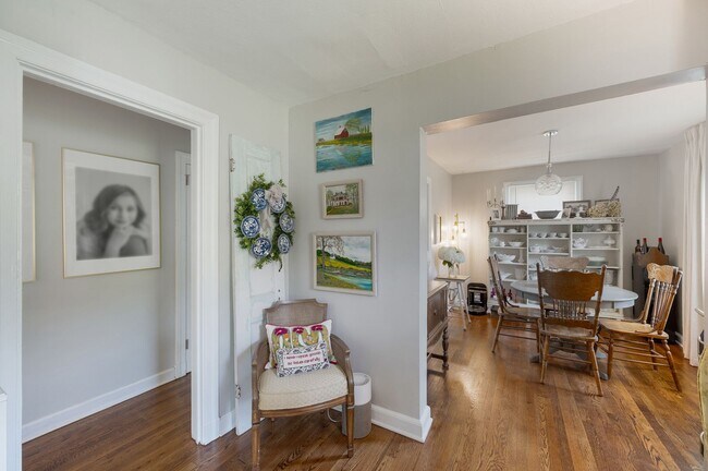 Building Photo - 3 Bedroom || 1.5 Bathroom Single Family Home
