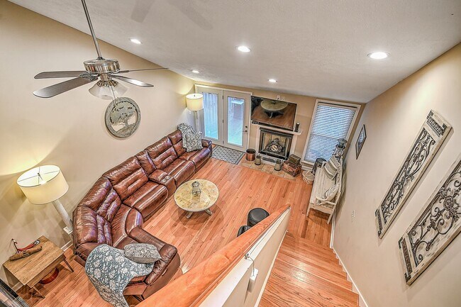 Building Photo - 3 Bedroom 2 Bath Condo  Blountville, TN