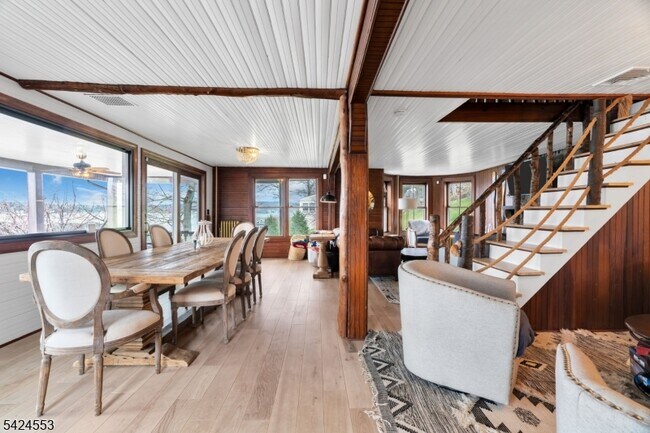 Building Photo - 363 Lakeside Blvd