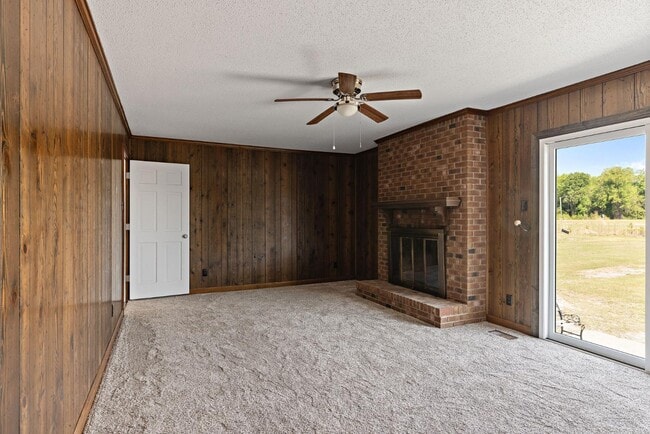 Building Photo - 315 Holland Hill Dr