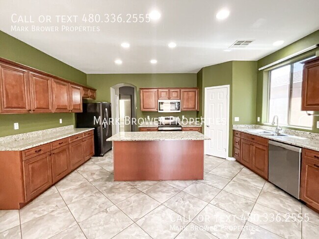 Building Photo - 11878 N 145th Ln