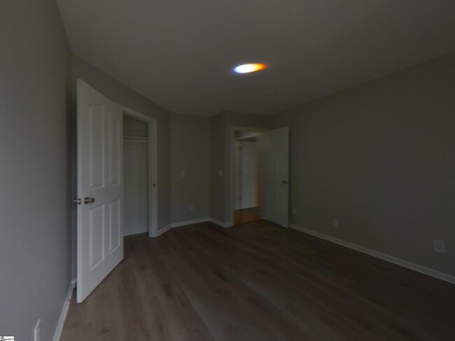 Building Photo - 211 Boxwood Ln