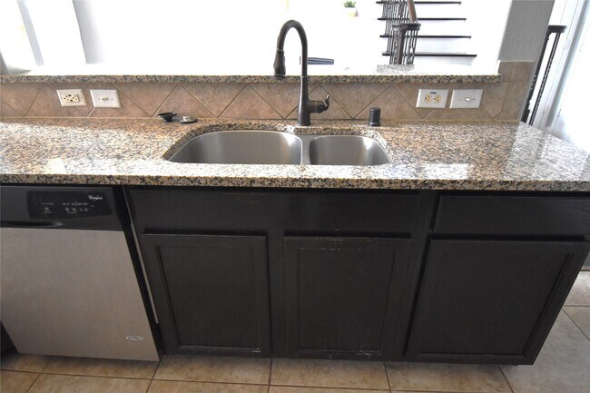 Building Photo - 419 Blossom Terrace Ln