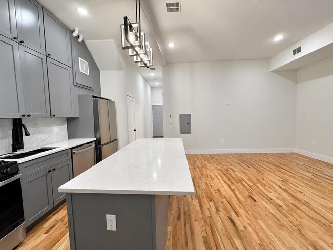 Building Photo - 241 Palisade Ave