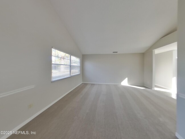 Building Photo - 2036 Pompano Pkwy