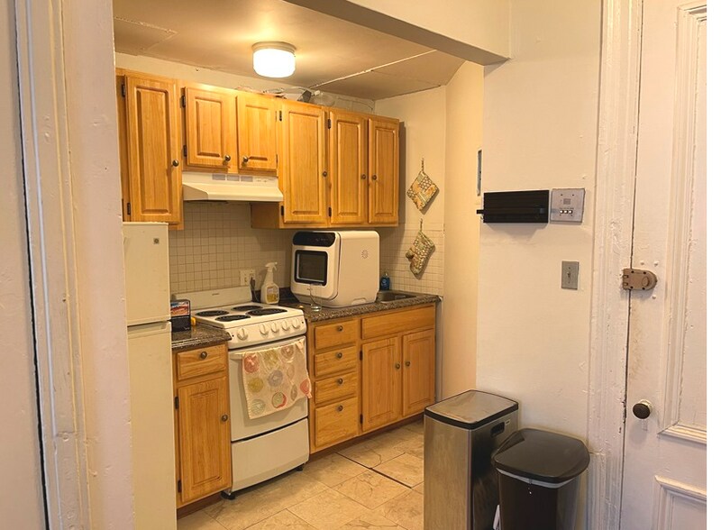 Building Photo - 509 Beacon St