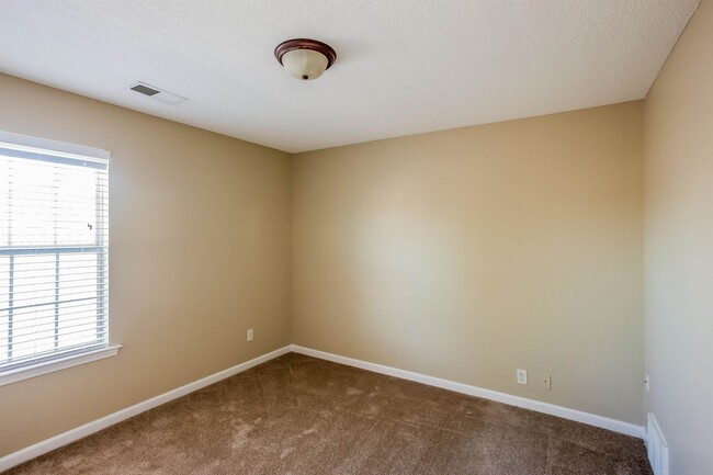 Building Photo - 7077 Millers Glen Way