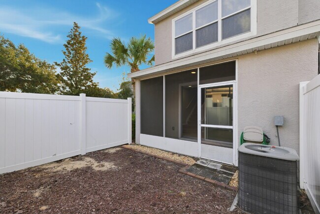 Building Photo - FREE DECEMBER**Beautiful 2 Bd 2 1/2 bath Corner unit in Wynchase!!NO APPLICATION FEES