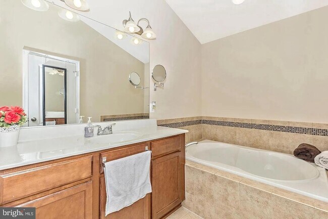 Building Photo - 11882 Country Squire Way
