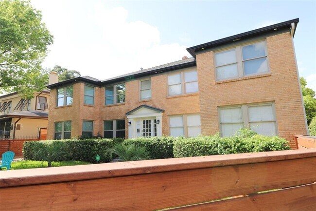 Building Photo - 403 Avondale St