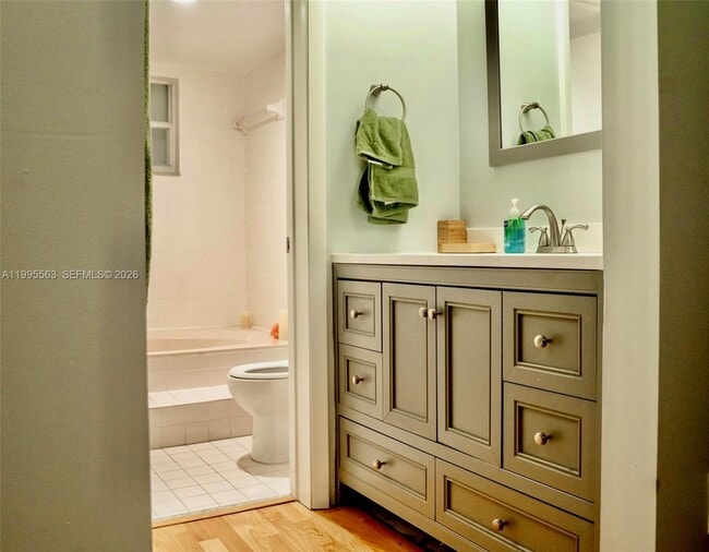 Building Photo - 430 SE 7th St