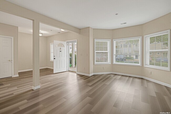 Building Photo - 73 Autumn Dr