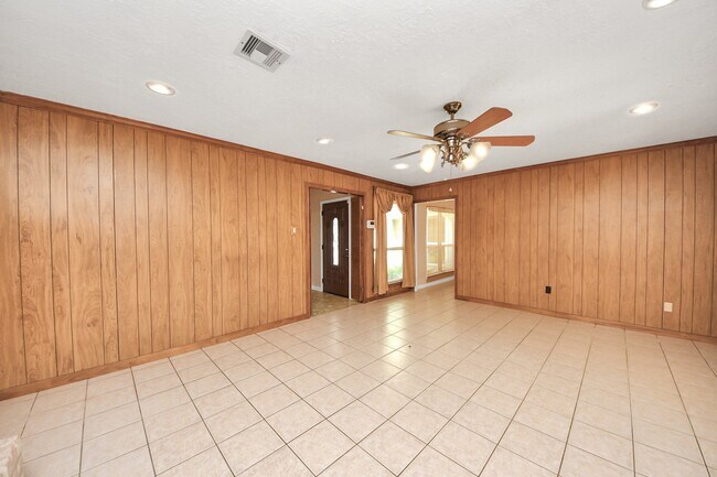 Building Photo - 14115 Wickersham Ln