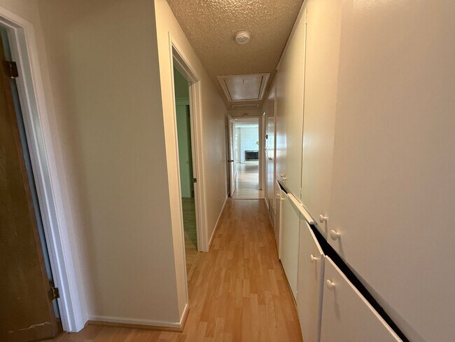 Building Photo - 9235 Creemore Dr