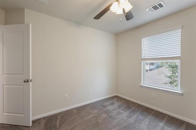 Building Photo - 18000 Malnati Dr