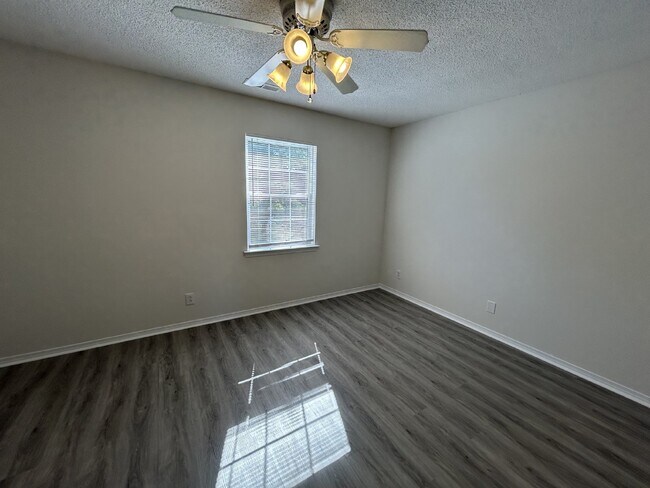 Building Photo - 3 BD 2 BA APARTMENT BY TTU FOR RENT