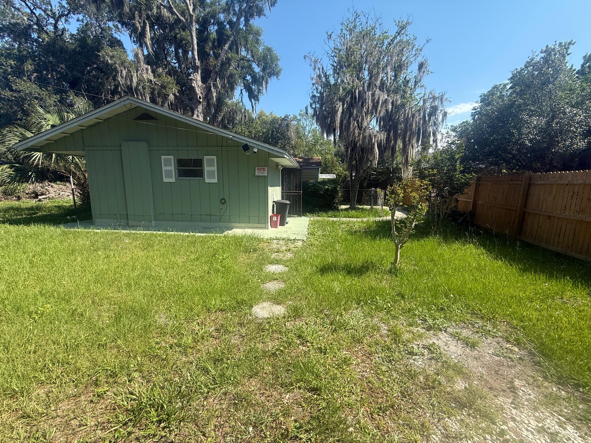 Building Photo - 2652 Merwyn Rd