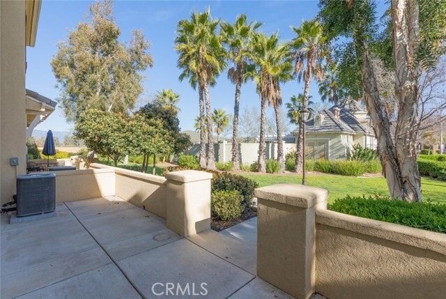 Building Photo - 1800 E Lakeshore Dr