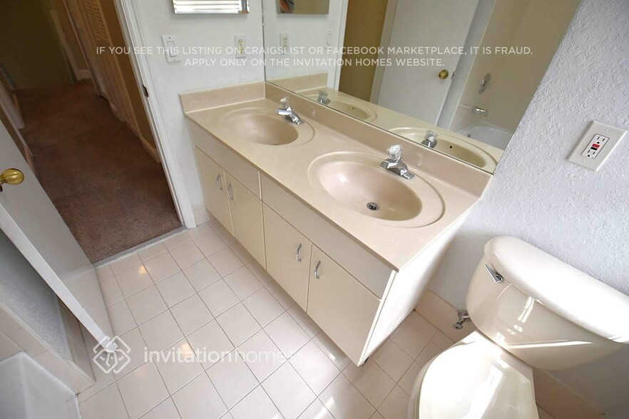 Building Photo - 14903 SW 159th Pl