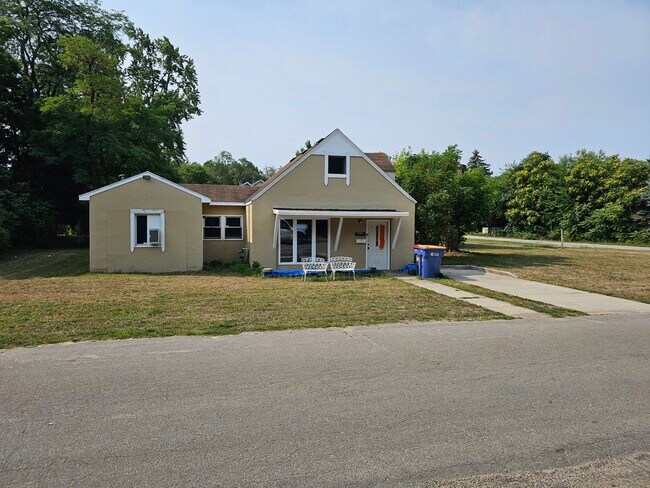 Primary Photo - 1268 Ramona St SE