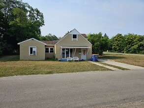 Building Photo - 1268 Ramona St SE