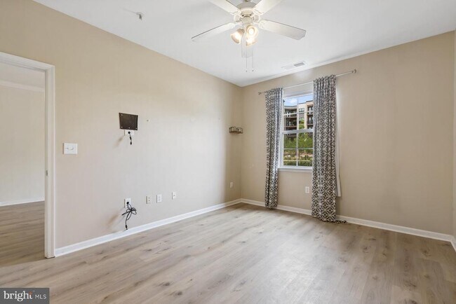 Building Photo - 12945 Centre Park Cir