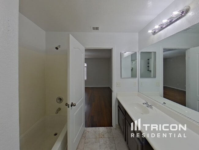 Building Photo - 42028 W Sunland Dr