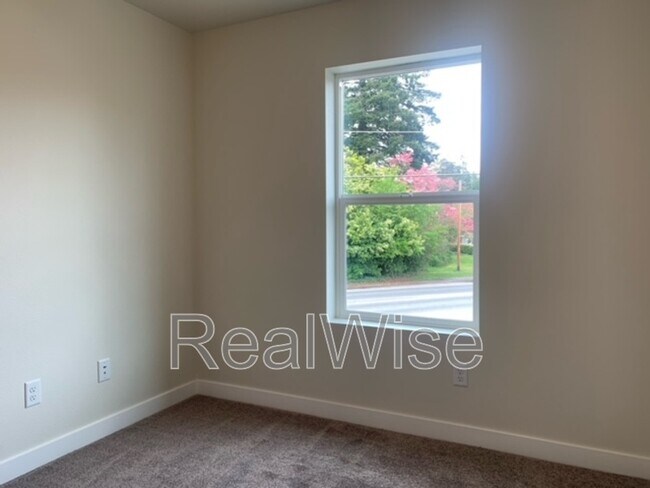 Building Photo - 1184 Fruitdale Dr