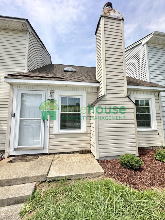 Building Photo - 3207 Creekside Dr