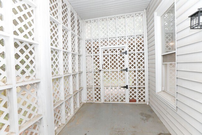 Building Photo - 430 South St